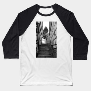 Alley in Stolberg / Harz with stairs in black and white Baseball T-Shirt